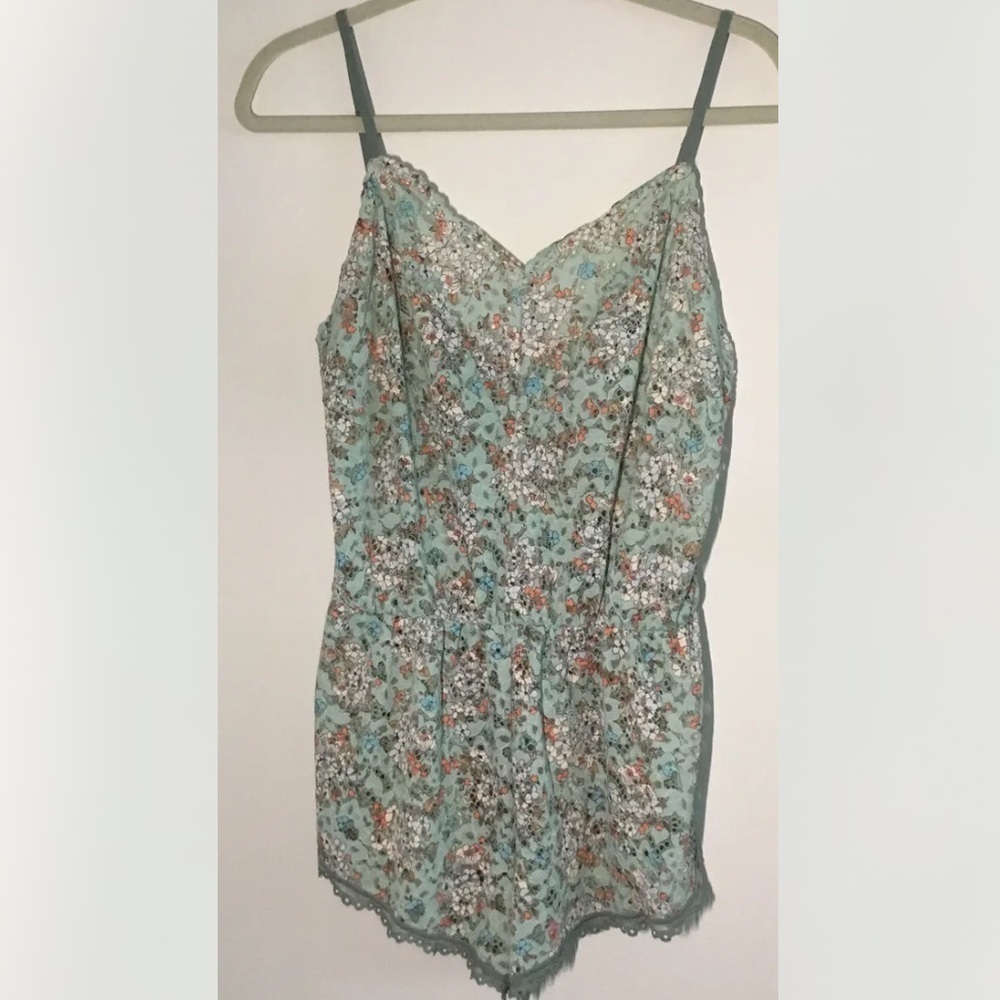VICTORIA’S Secret Eyelet Silver Sea Floral Full Lace Romper Lingerie Size Medium - Picture 5 of 12